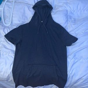 Hollister short sleeves navy blue hoodie,size medium,soft interior.slightly used